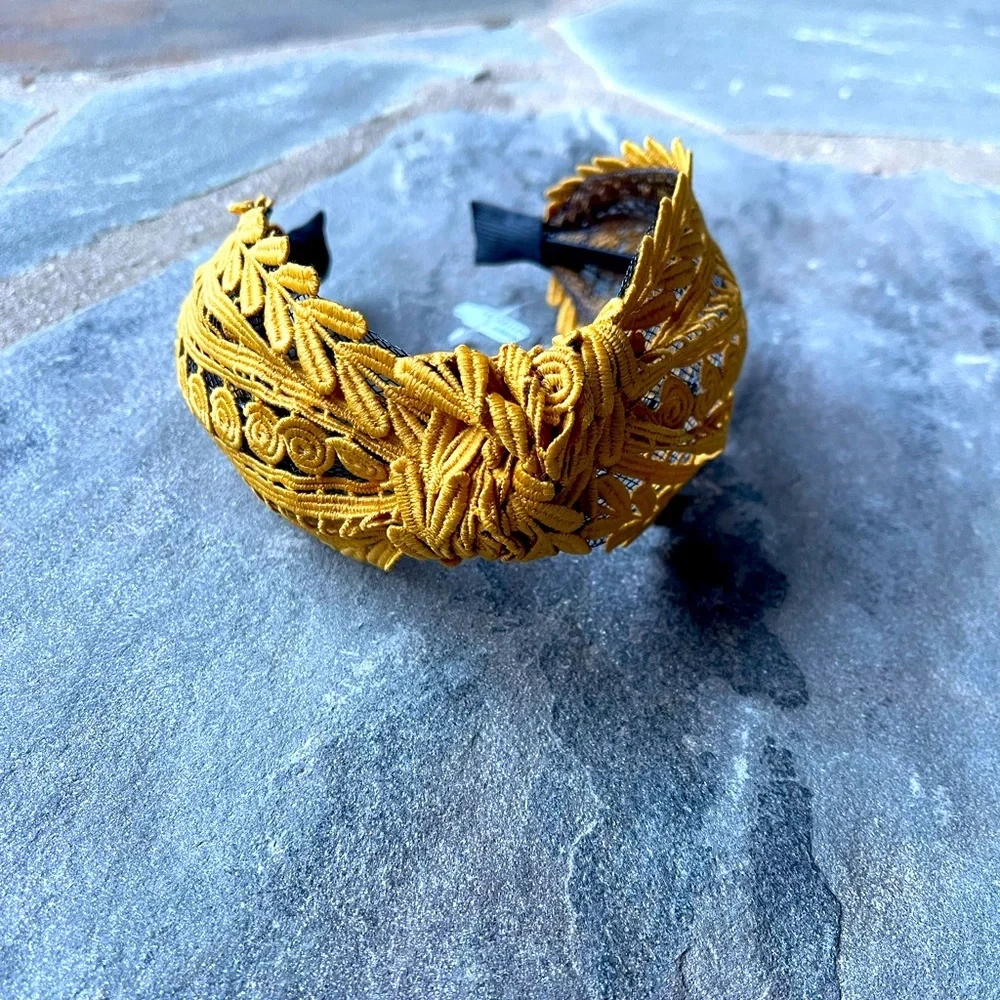 New🌟Anthropologie-Ariela Lace Headband-Gold